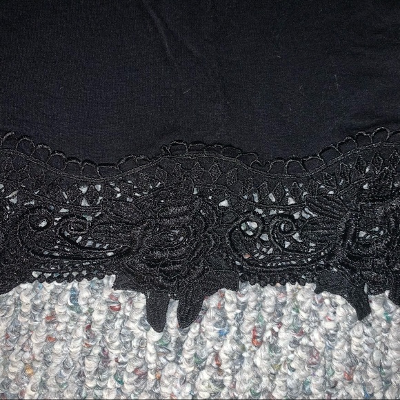 Black lace trim tee - Picture 2 of 3